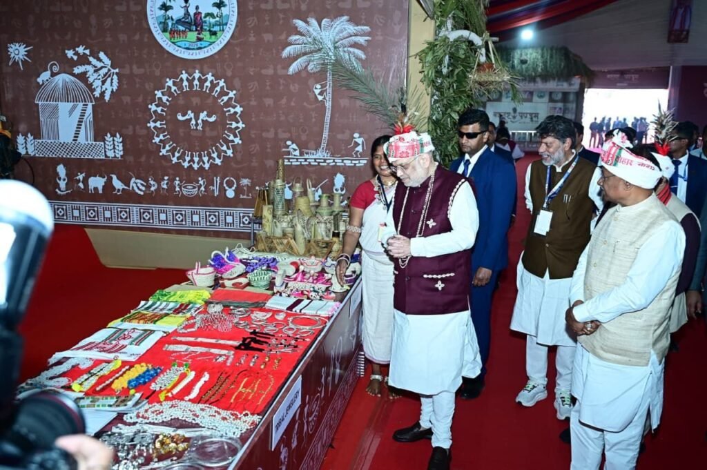 संभाग स्तरीय बस्तर पंडुम 2026 का समापन….सुकमा के जनजातीय नाट्य ने बिखेरा जलवा.