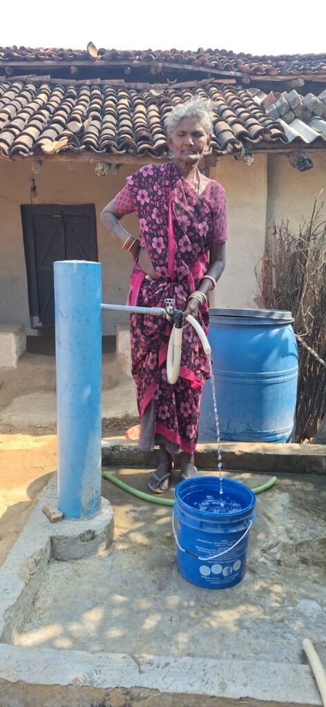 जल जीवन मिशन से बदली फुलमत बाई की जिंदगी, अब नहीं करना पड़ता पानी के लिए संघर्ष*