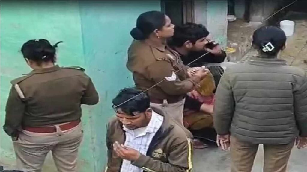 Mathura Suicide News : मथुरा के खप्परपुर में सामूहिक मौत से हड़कंप; पति-पत्नी और 3 बच्चों के शव घर में पड़े मिले Mathura Suicide News