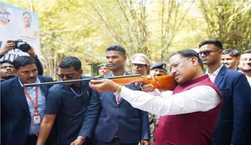 CM Vishnudev Sai : जशपुर में सीएम साय का अलग अंदाज़ ₹10 की टिकट कटाकर मयाली नेचर कैंप में एडवेंचर स्पोर्ट्स का लिया आनंद CM Vishnudev Sai