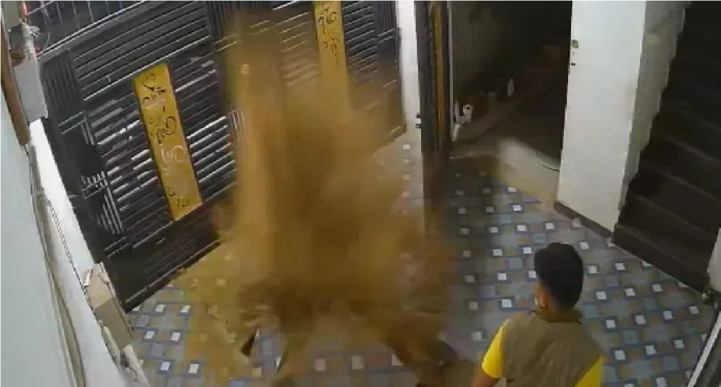 Bilaspur Boring Accident : बिलासपुर में बोरिंग के दौरान बड़ा हादसा, हाई प्रेशर से जमीन फटी और पानी की तेज धार निकली Bilaspur Boring Accident