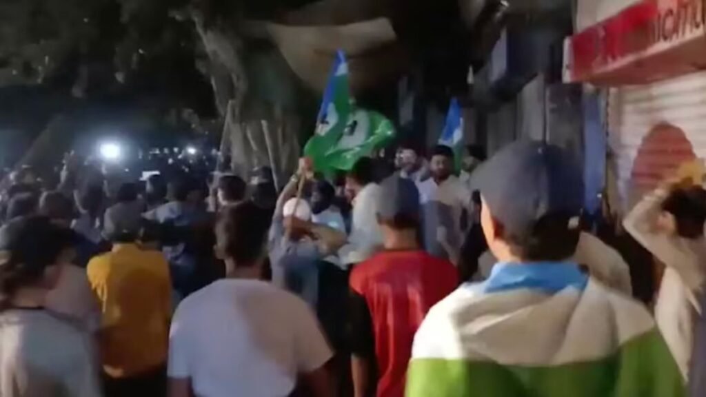 ‘जीने दो कराची को’ के नारे से गूंजा शहर, जमात-ए-इस्लामी के प्रदर्शन पर पुलिस का बल प्रयोग