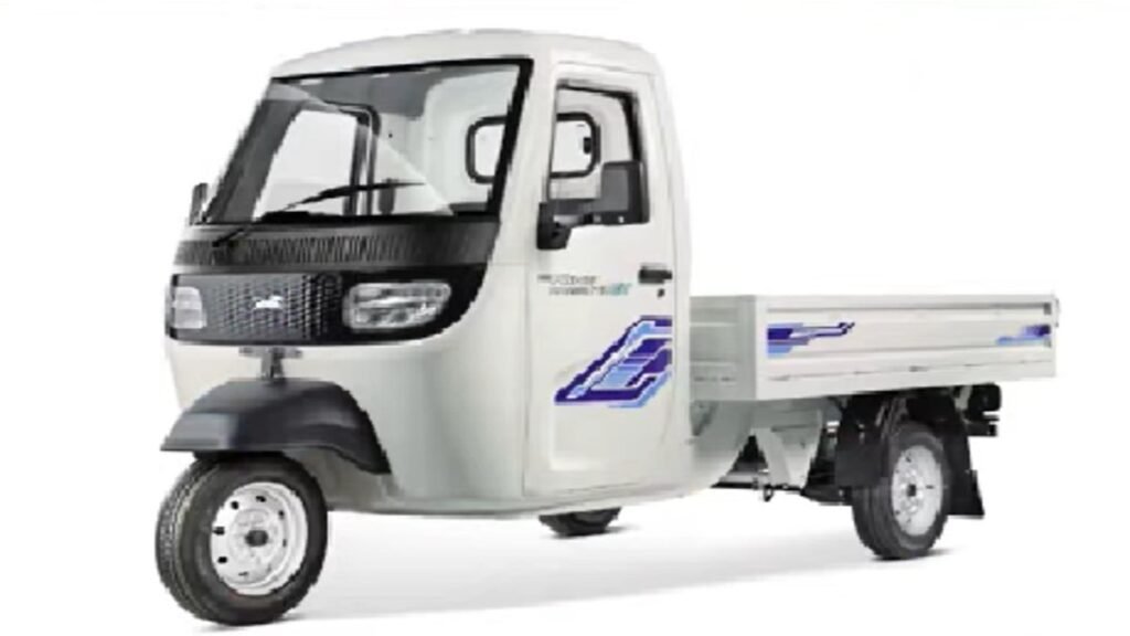 TVS King Cargo HD CNG लॉन्च: ₹2.70 लाख की कीमत और दमदार फीचर्स के साथ बढ़ाएगी कमाई; जानें आपके शहर में कब मिलेगी TVS King Cargo HD CNG