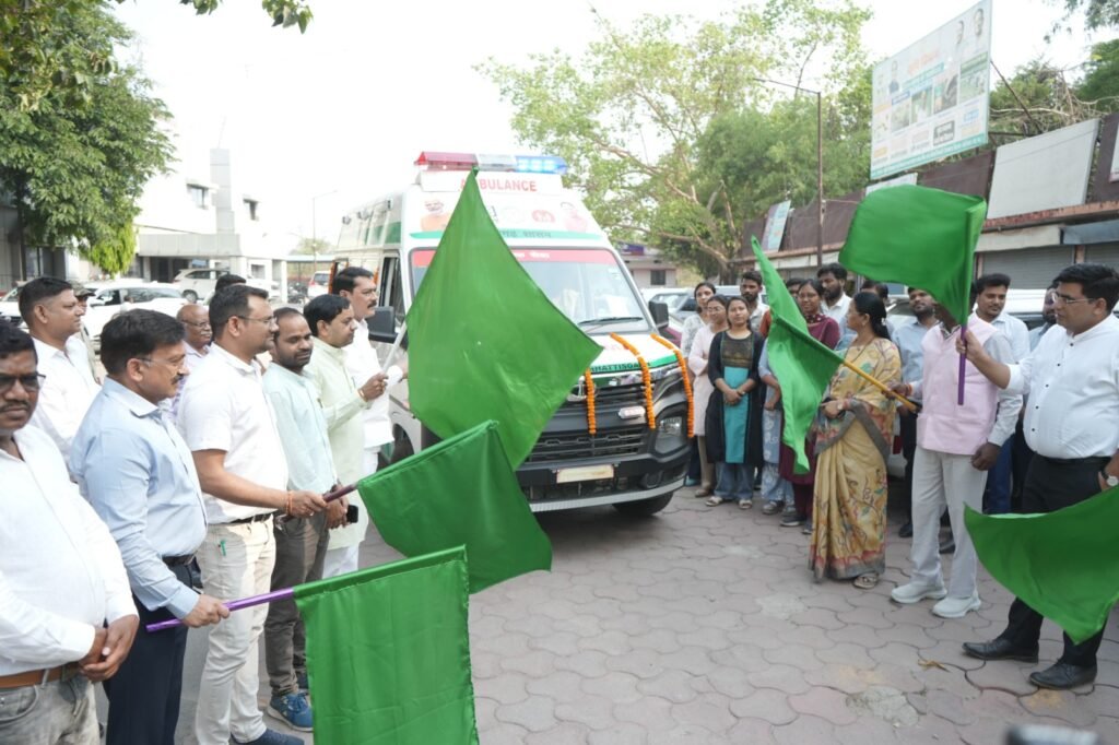 *जिले में स्वास्थ्य गत आपात स्थिति में जीवनरक्षक सुविधाओं का हुआ विस्तारः 5 नए संजीवनी एक्सप्रेस के जुड़ने से आमजन को मिलेगा लाभ*