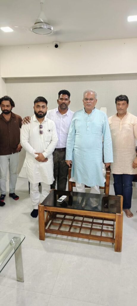 *आगामी कांग्रेस संगठन चुनाव को लेकर सर गर्मी हुई तेज अदनान मेमन ने पूर्व सीएम भूपेश बघेल से लिया आशीर्वाद, ठोंकी दावेदारी*
