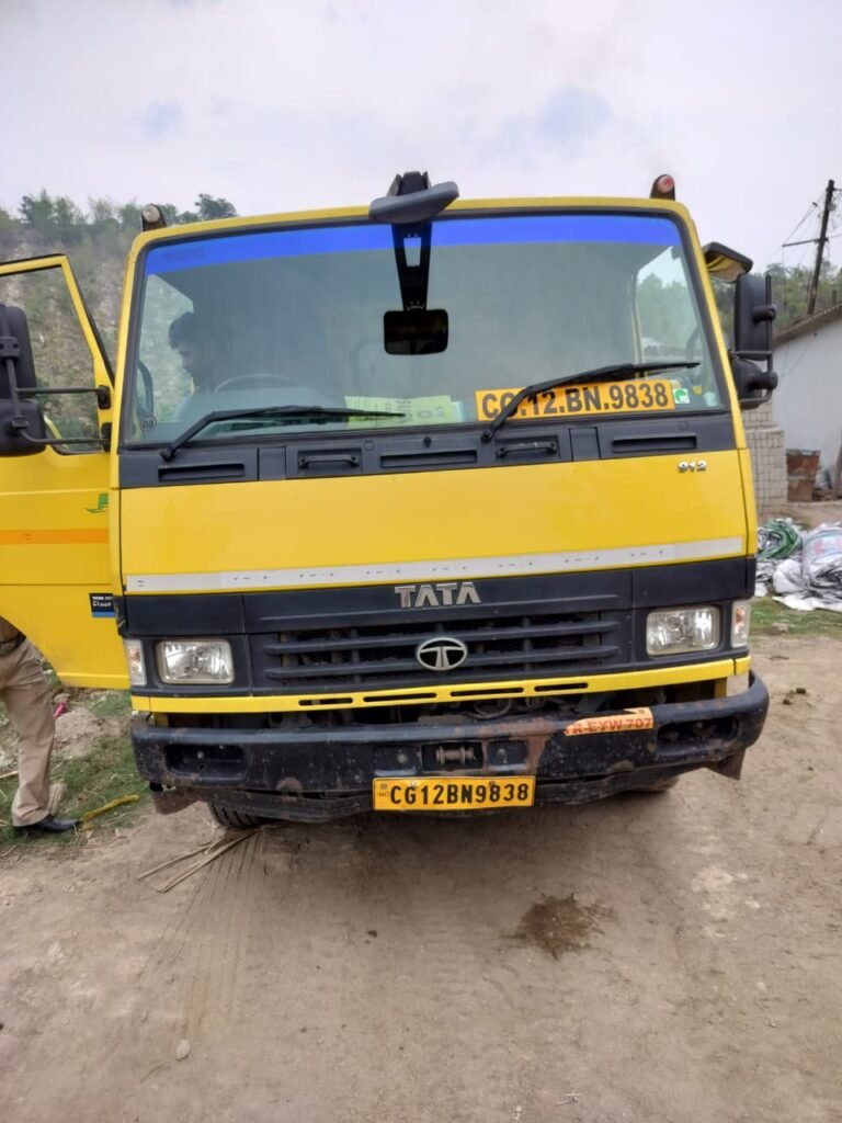 ड्रोन और थर्मल तकनीक से खनन माफियाओं पर प्रशासन का बड़ा प्रहार सीतामढ़ी में आसमान से हुई निगरानी, अवैध रेत उत्खनन में लिप्त 3 वाहन जब्त; अब रात के अंधेरे में भी नहीं बच सकेंगे माफिया।