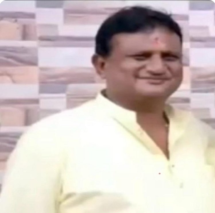 कोरबा CSEB पुलिस चौकी क्षेत्र में एक व्यापारी के साथ दुकान में घुसकर मारपीट तोड़फोड़ और जान से मारने की धमकी देने का गंभीर मामला सामने आया है। घटना के 24 घंटे से अधिक का समय बीत जाने के बाद भी पुलिस द्वारा अब तक प्राथमिकी FIR दर्ज नहीं की गई है, जिससे पुलिस की कार्यप्रणाली पर गंभीर सवाल खड़े हो रहे हैं।